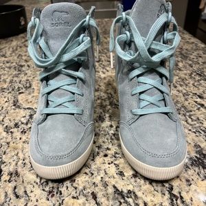 Sorel Out N About Blue Wedges Bootie Sneakers gently used worn twice.